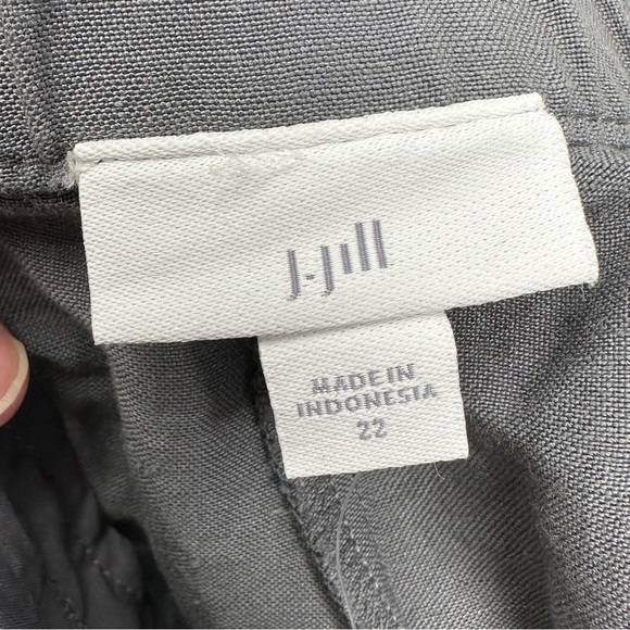 J Jill NWT‎ Ladies Size 22 Mid Rise Linen Rayon Shorts in Smoke $64 Breathable - Picture 2 of 10